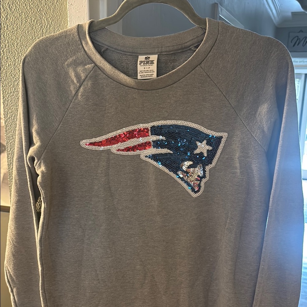 NFL Gray Patriots Sweatshirt with Sequin Logo PINK